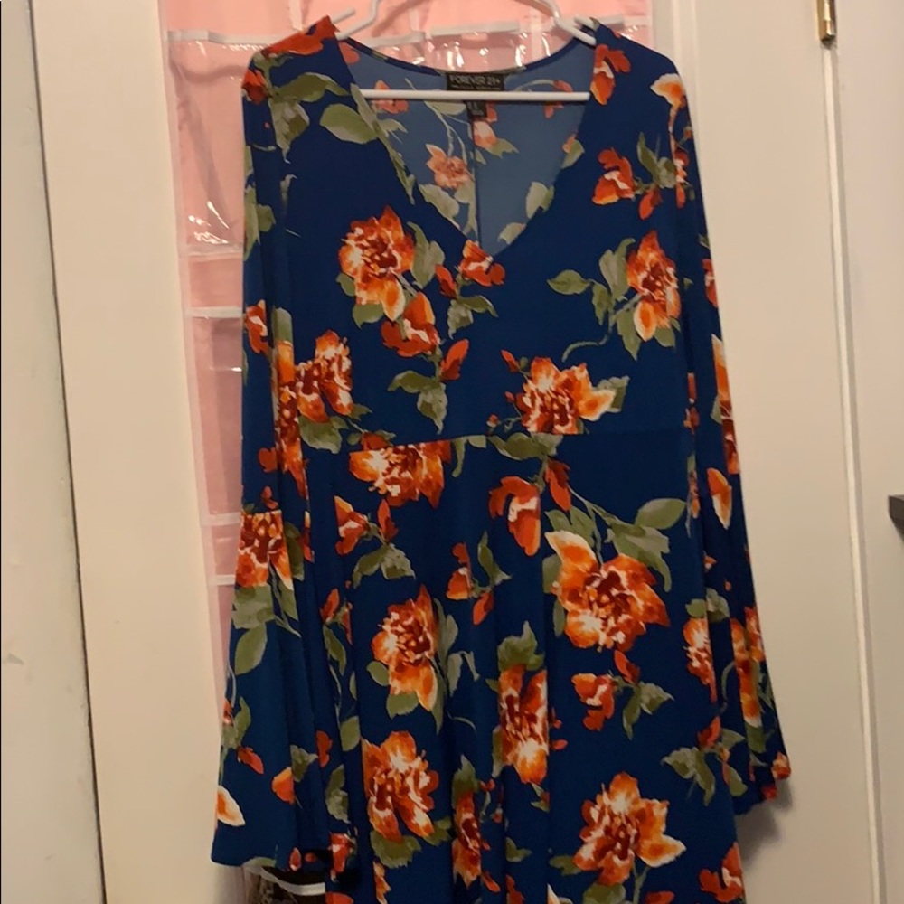 Blue floral bell sleeve dress